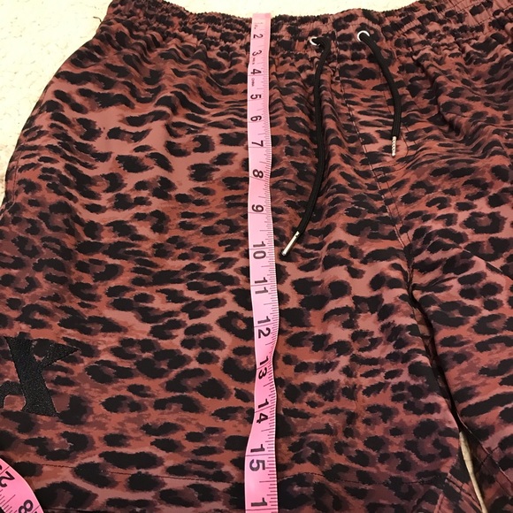 EAST X EAST MEN SHORT SIZE LARGE Beau / Leopard PRE OWNED - Picture 7 of 7